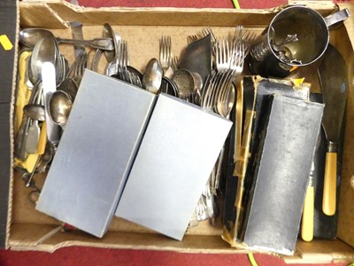 Lot 165 - A collection of silver plated flatware,...