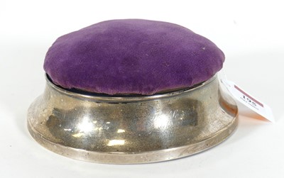 Lot 195 - A George V silver mounted jewellery box, the...