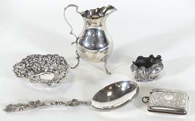 Lot 199 - A Victorian silver cream jug, of baluster form,...