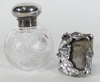Lot 202 - An early 20th century cut glass silver mounted...