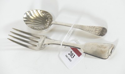 Lot 203 - A George IV silver table fork, in the Fiddle...