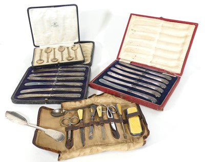 Lot 209 - A George III silver butter knife in the Fiddle...