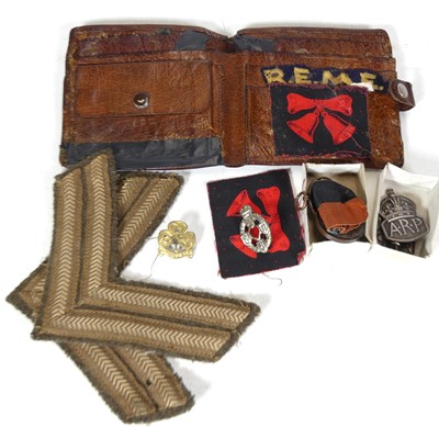 Lot 226 - A collection of items to include two Hoover...