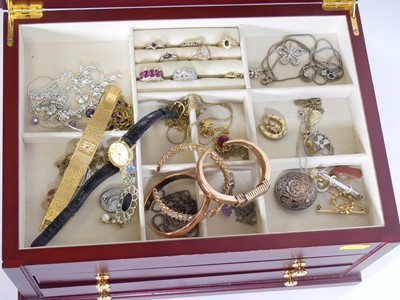 Lot 262 - A collection of costume jewellery, to include...