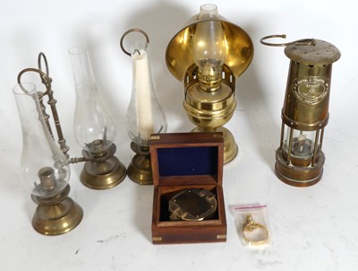 Lot 465 - A collection of miscellaneous items to include...