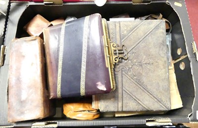 Lot 460 - A collection of miscellaneous cameras and...