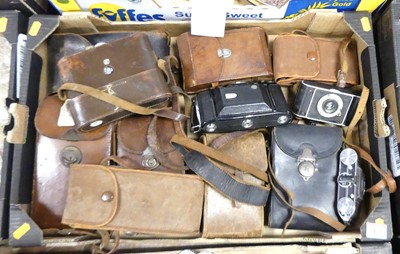 Lot 473 - A collection of various cameras and camera...