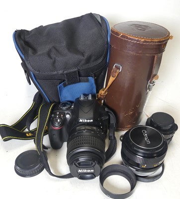 Lot 424 - A Nikon D3300 digital camera, with nickel DX...