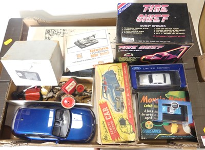 Lot 427 - A collection of diecast and tinplate model...