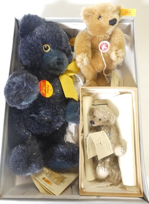 Lot 438 - A Steiff teddy bear 'Patsy', height 26cm,...