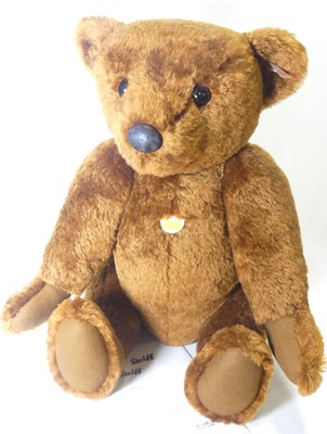Lot 431 - A Steiff teddy bear, PB55, with button tag in...