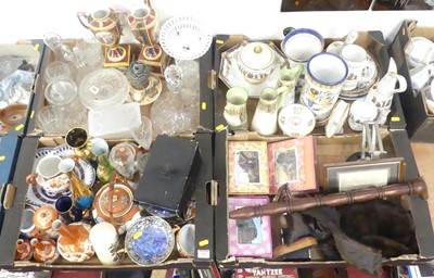 Lot 498 - A collection of ceramics and glass, to include...