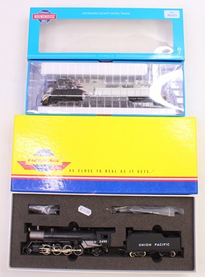 Lot 702 - Two Athearn HO gauge locos to include a...
