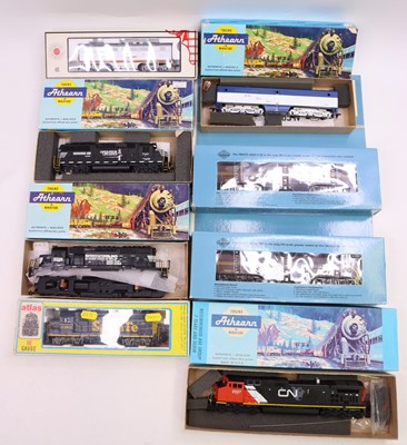 Lot 694 - A collection of various unpowered Dummy HO...