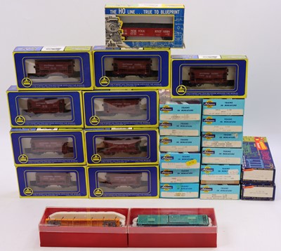 Lot 718 - One tray containing various HO gauge American...
