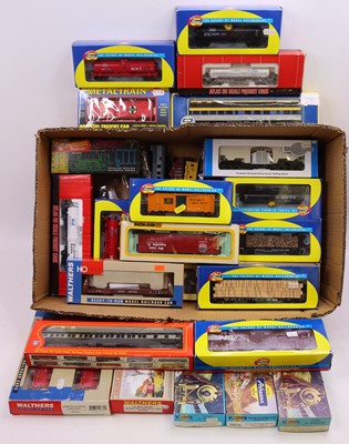 Lot 714 - One tray containing various HO gauge American...