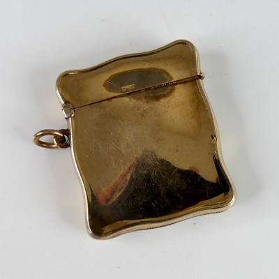 Lot 2345 - A 9ct yellow gold vesta case, having a shaped...