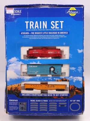 Lot 688 - Athearn HO gauge Union Pacifc Warbonnet set,...