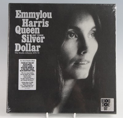Lot 1121 - Emmylou Harris - Queen Of The Silver Dollar...