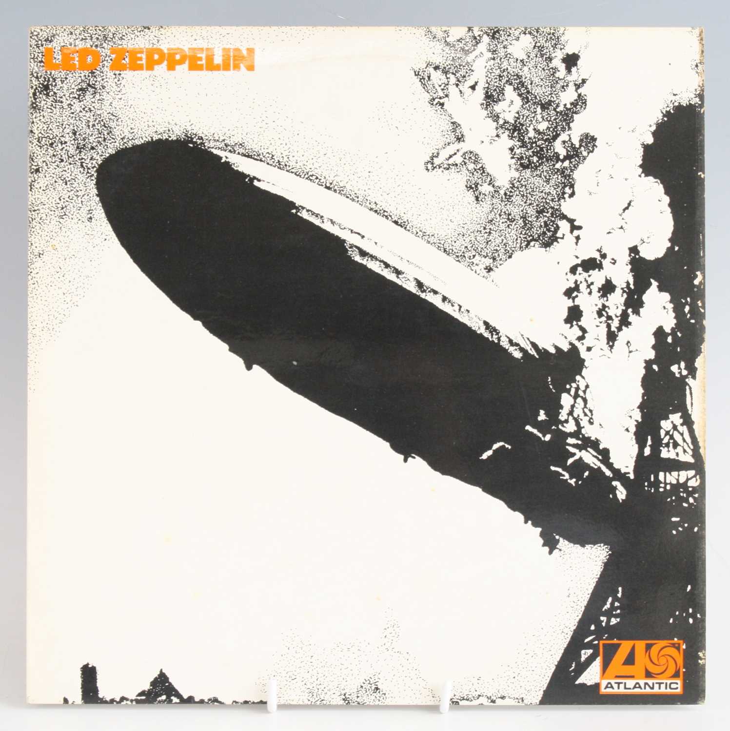 Lot 1014 - Led Zeppelin - a collection of three LP's to...