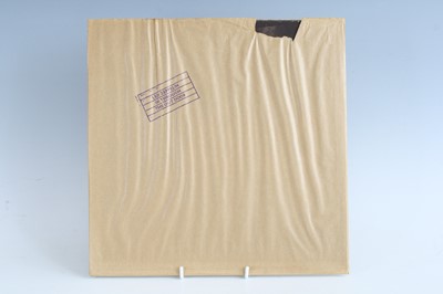 Lot 1014 - Led Zeppelin - a collection of three LP's to...