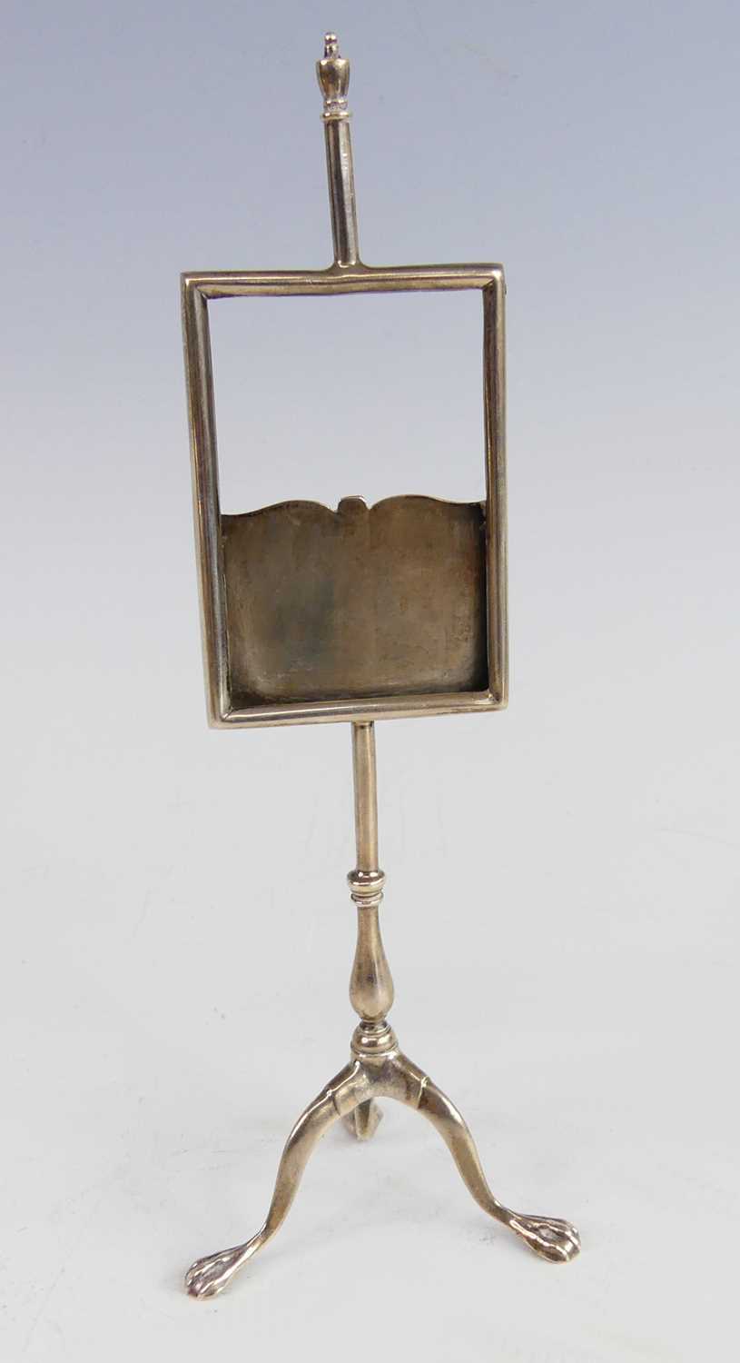 Lot 2103 - An Edwardian silver novelty placename holder,...