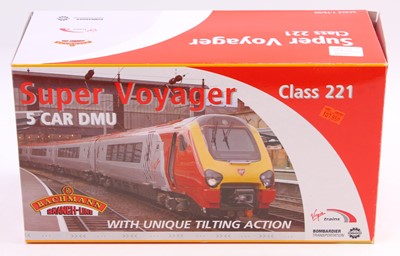 Lot 579 - 32-625 Bachmann Branch-line 00 gauge class 221...