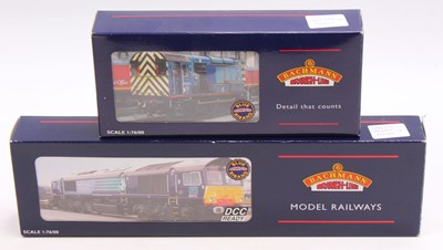 Lot 569 - Two Bachmann Branch-Line 00 gauge diesel locos:...