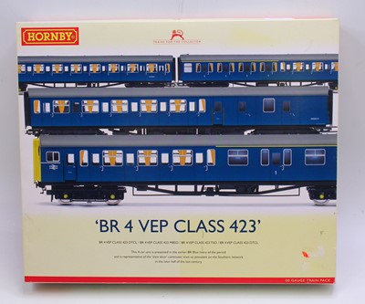 Lot 392 - R2946 Hornby Train Pack BR ‘4 VEP’ class 423...