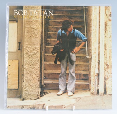 Lot 1021 - Bob Dylan - a collection of eight LP's to...