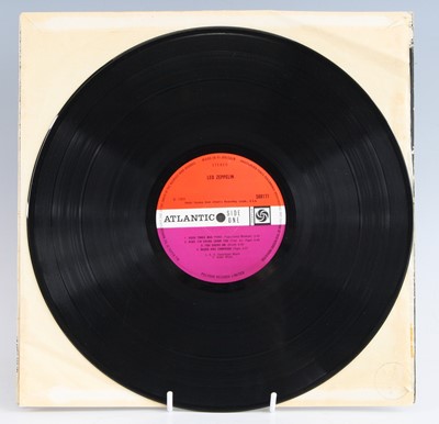 Lot 1032 - Led Zeppelin - Led Zeppelin I, UK 1st pressing...