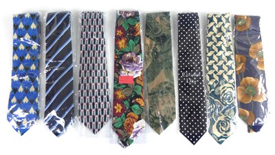 Lot 142 - A collection of 17 various silk and other...