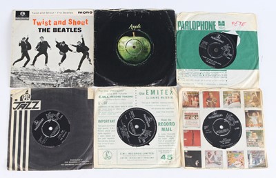 Lot 1159 - The Beatles - a collection of 7" vinyl to...