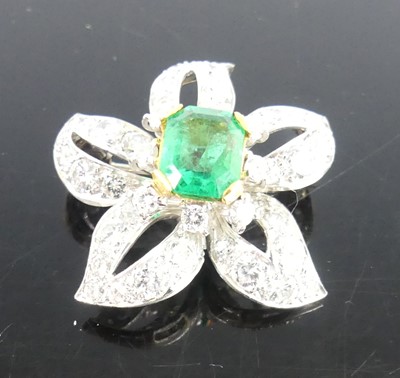 Lot 2241 - A circa 1930 Art Deco white metal emerald and...