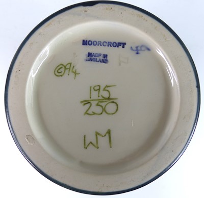 Lot 52 - A large contemporary Moorcroft 'Daffodil'...