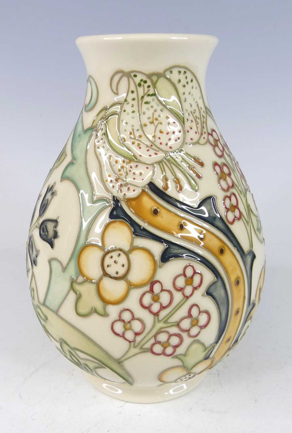 Lot 38 - A contemporary Moorcroft 'Golden Lily' pattern...