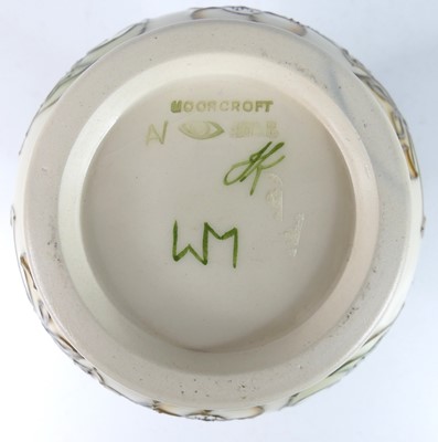 Lot 38 - A contemporary Moorcroft 'Golden Lily' pattern...