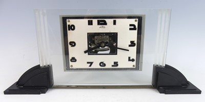 Lot 154 - Attributed to Léon Hatot - a French Art Deco...