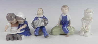 Lot 60 - A collection of eleven various Royal...