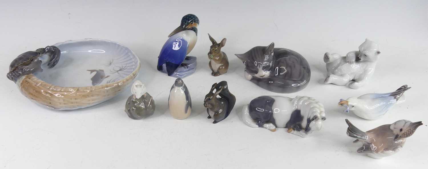 Lot 61 - A collection of eleven various Royal...