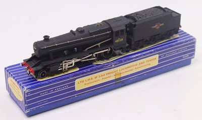 Lot 264 - LT25 Hornby-Dublo 3-rail 2-8-0 loco & tender...