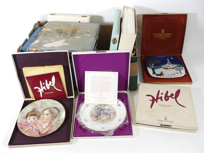Lot 132 - A collection of Royal Doulton limited edition...