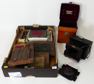 Lot 72 - A Ross plate camera, No. 61194, in tan fitted...