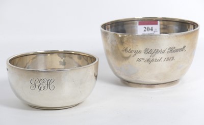 Lot 204 - A George V silver bowl, with engraved...