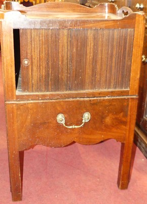 Lot 1258 - A George III mahogany night commode, width 54cm