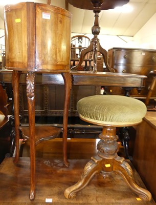 Lot 1193 - An Edwardian mahogany and chequer strung...