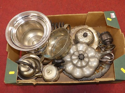 Lot 238 - A collection of silver plated wares, to...