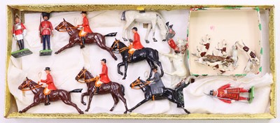 Lot 1700 - Britains small collection of lead painted...