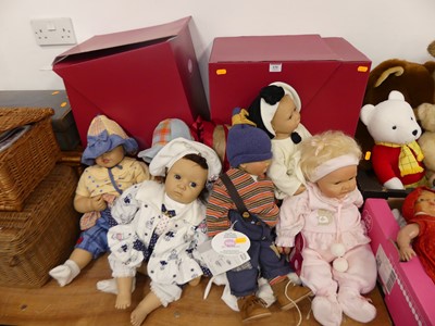 Lot 636 - A collection of Götz German made baby dolls (7)