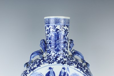 Lot 5 - A large Chinese blue and white...